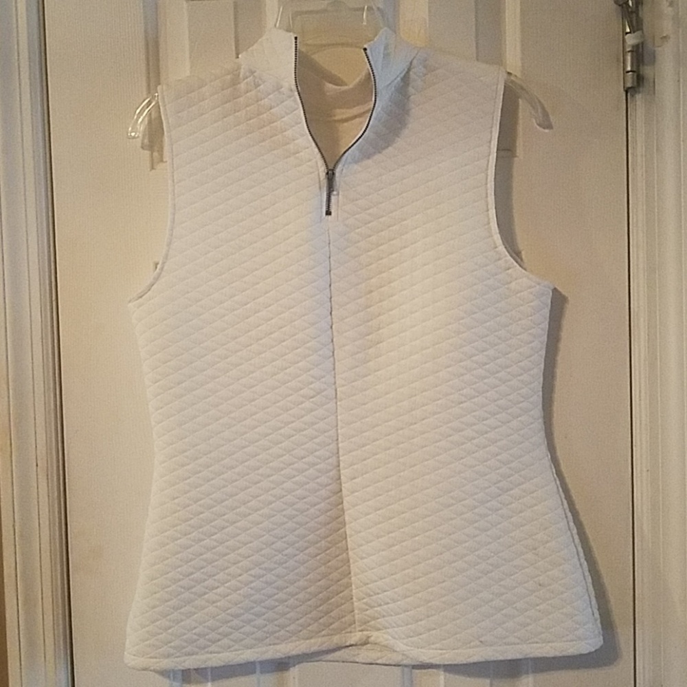 Large off white vest by the maker APT.9